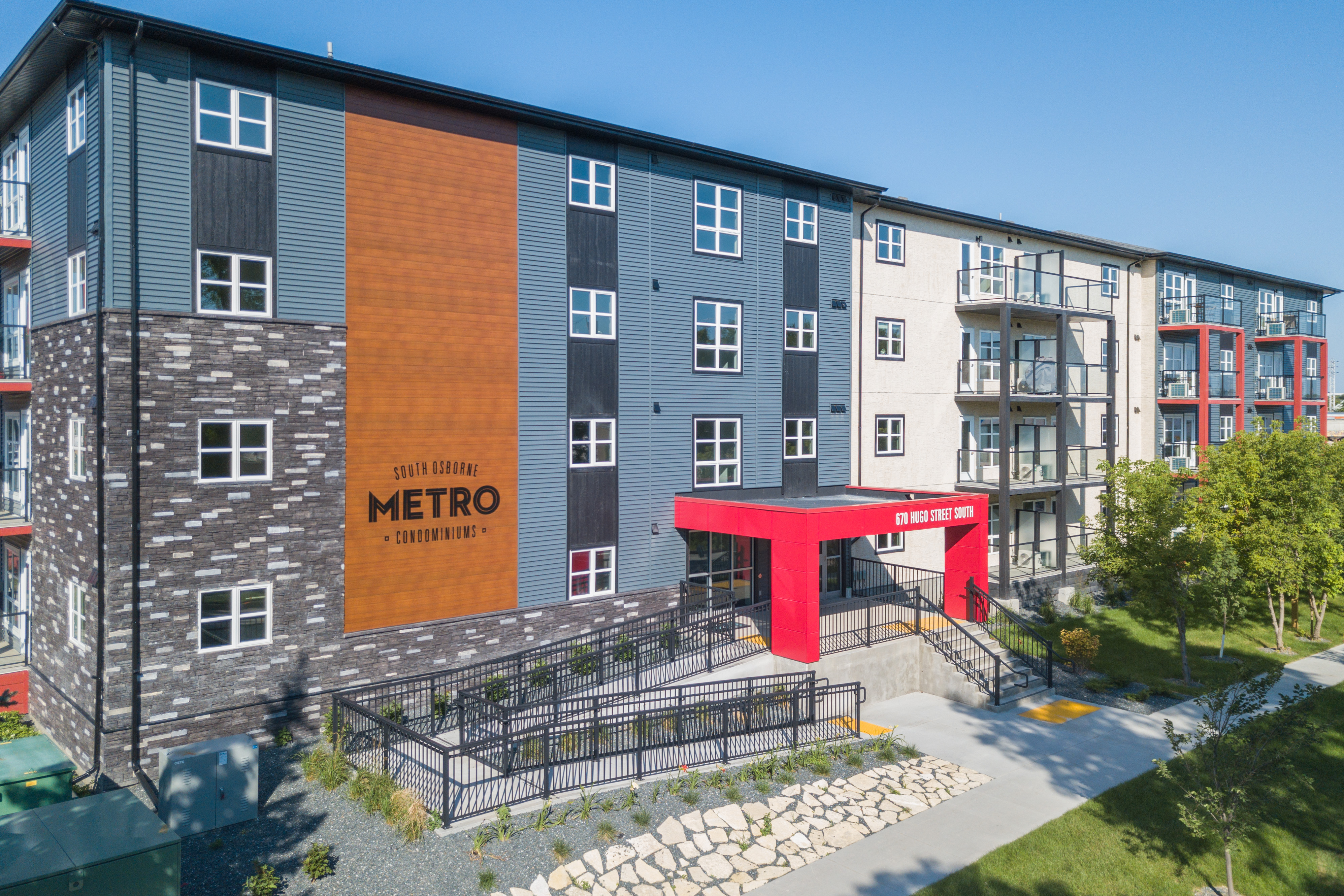 110-670 Hugo Street South