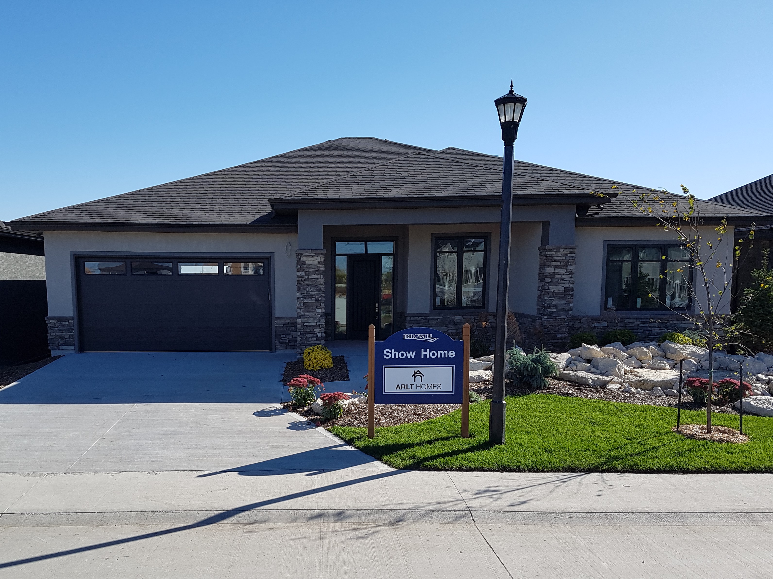 16 Willow Brook Road