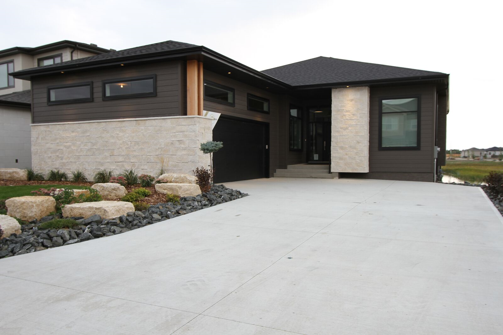 265 Bonaventure Drive East