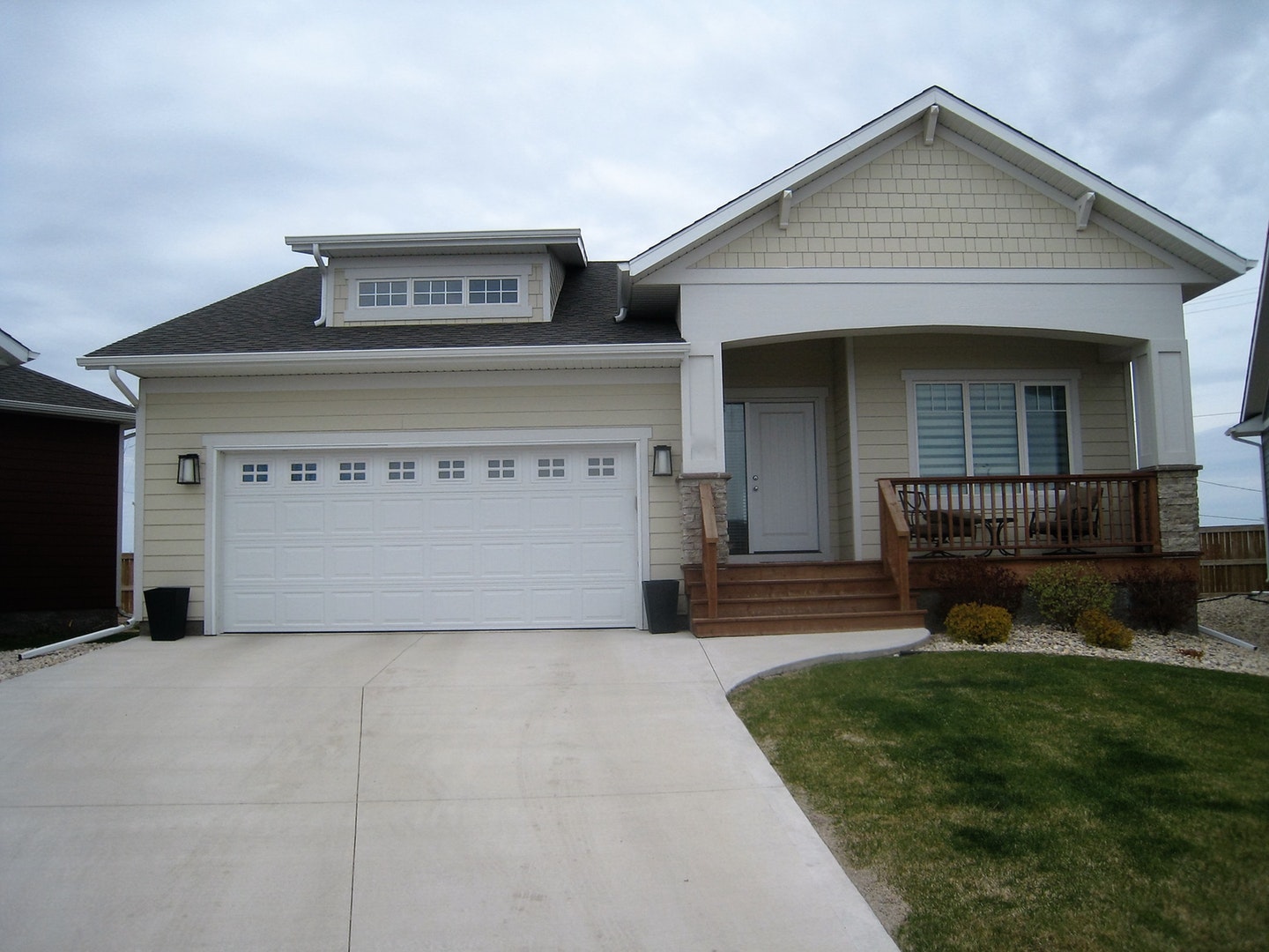 40-70 Oak Forest Crescent