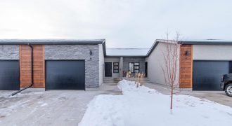 8 Valcourt Way