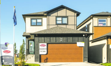 2 Ken Butchart Crescent